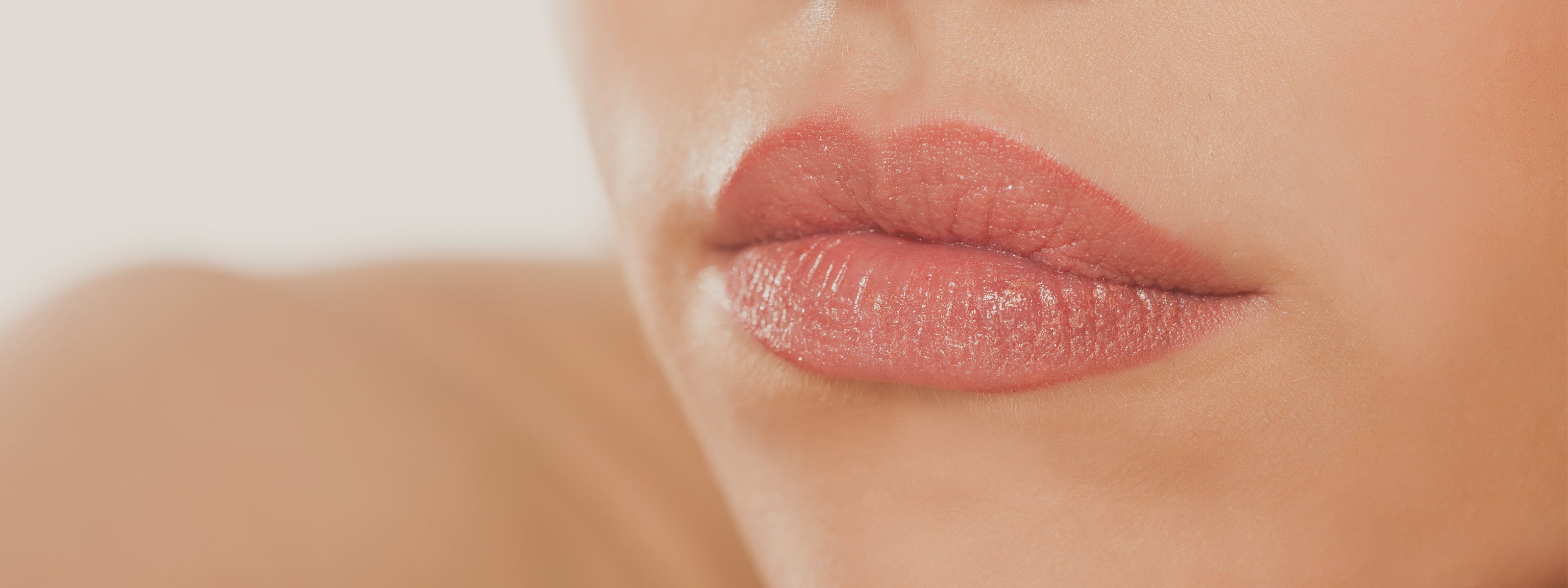 COSA FARE IN CASO DI LABBRA SCREPOLATE IN INVERNO